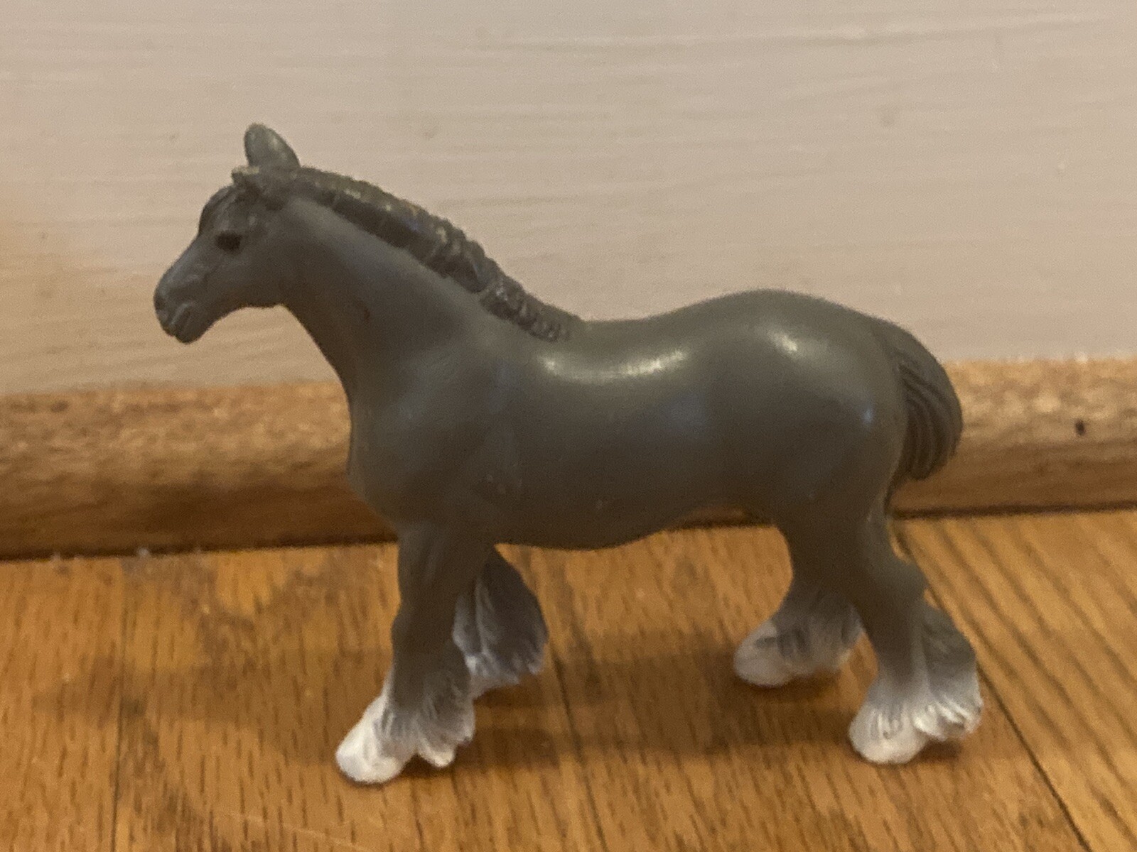 Clydesdale Horse PVC Figure Gray 1988 Toy Collectible – 4″ Long