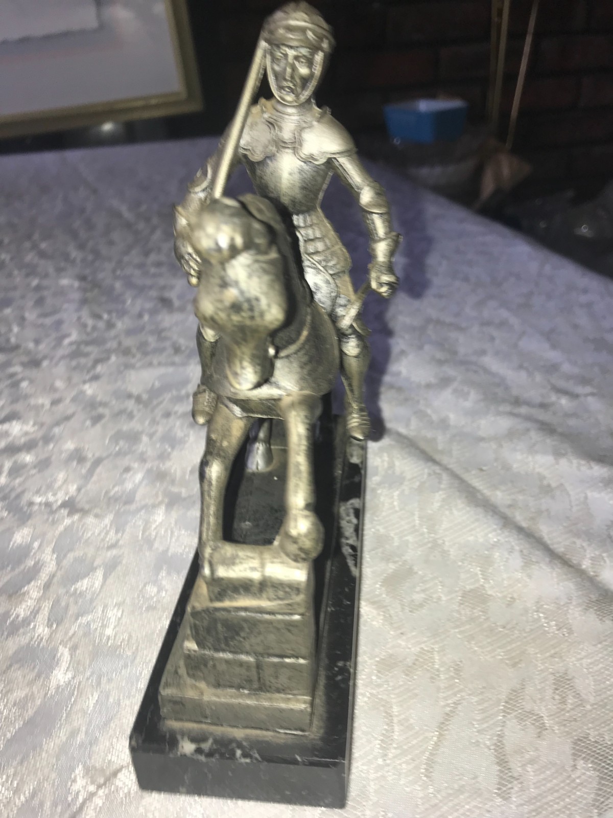 Vintage DEPOSE Italy MEDIEVAL KNIGHT on HORSE Armor FIGURINE Marble Base 6¾”Tall