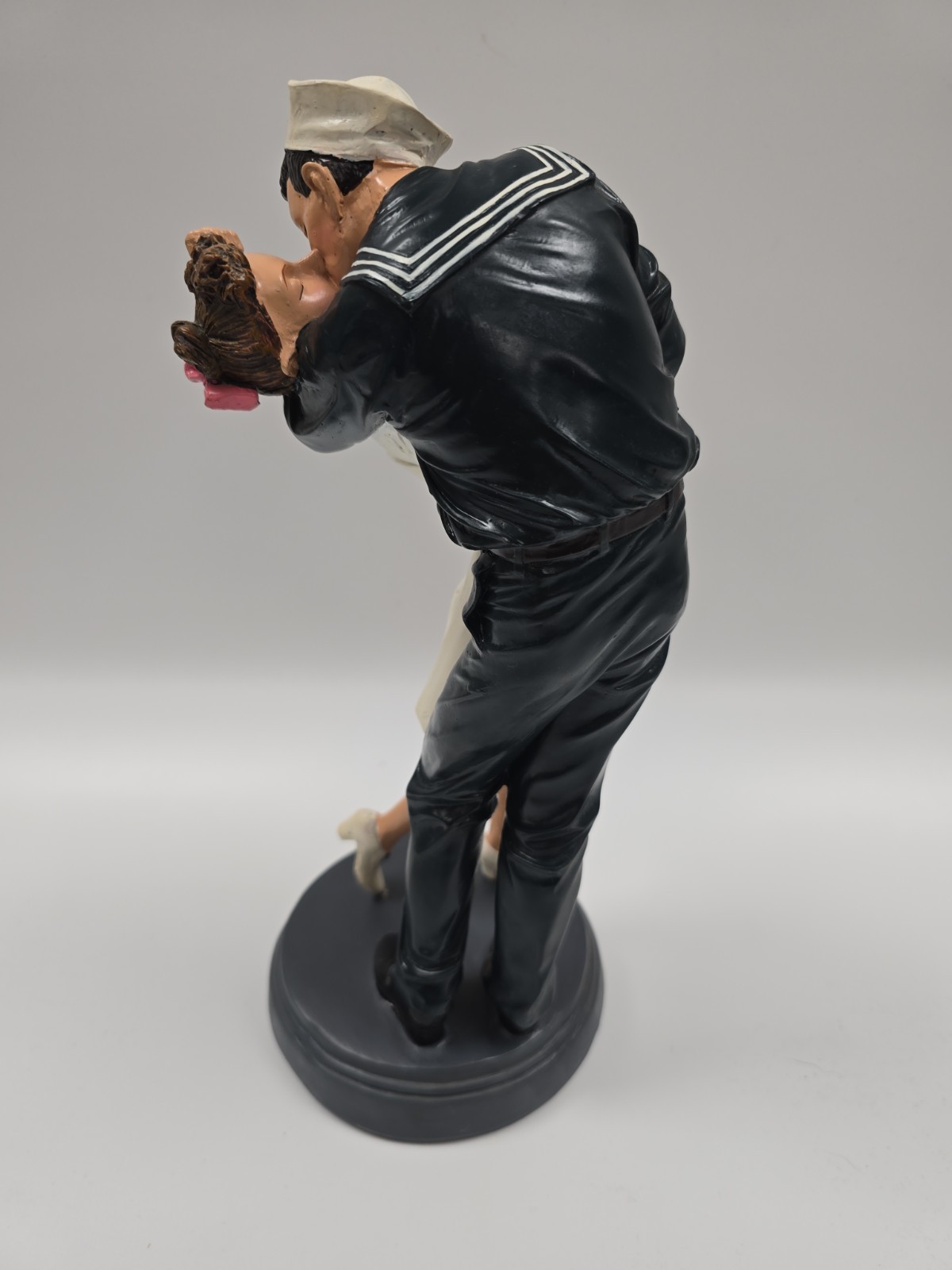 World War 2 Victory At Times Square The Kiss Navy Sailor With Nurse Statue 12″