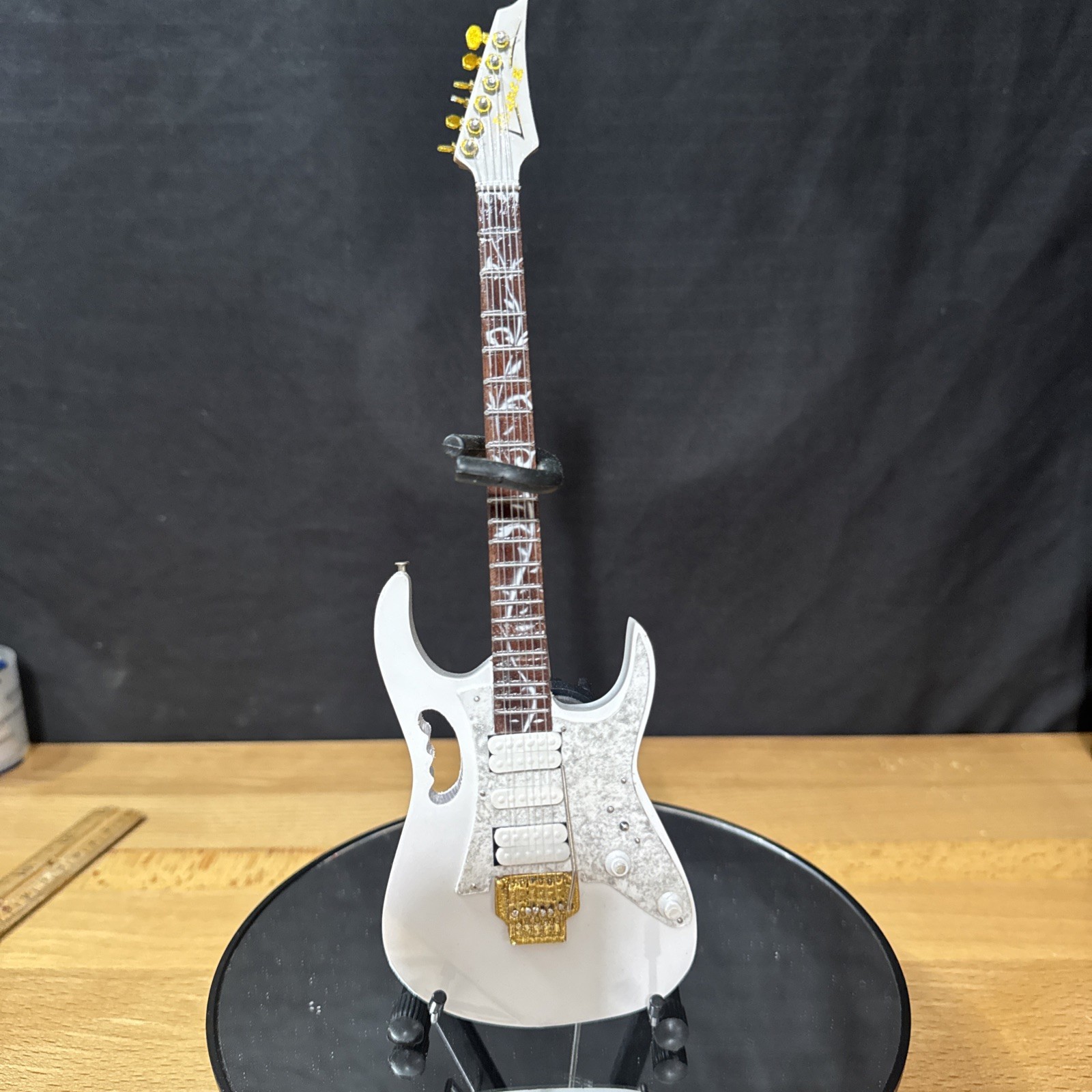 STEVE VAI -Ibanez Distressed White JEM EVO 1:4 Scale Replica Guitar ~Axe Heaven~