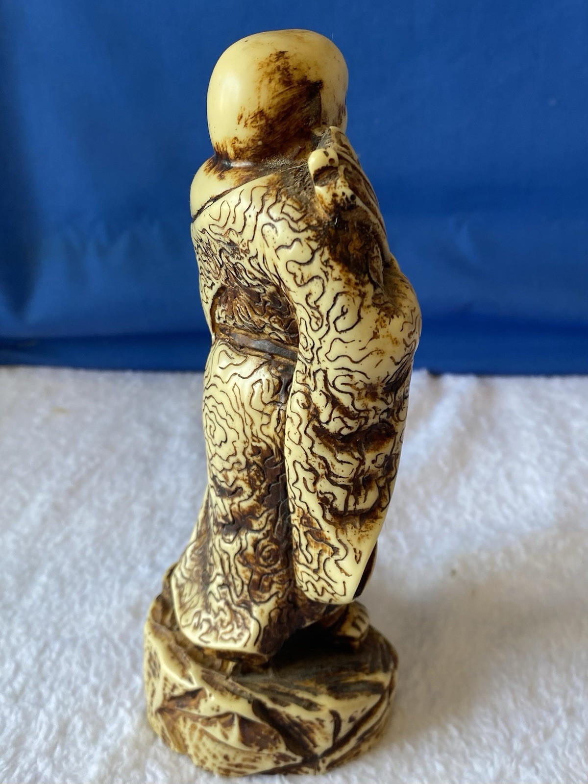 Carved Laughing Buddha Figurine Resin Antique Finish Beige Brown 6.5″