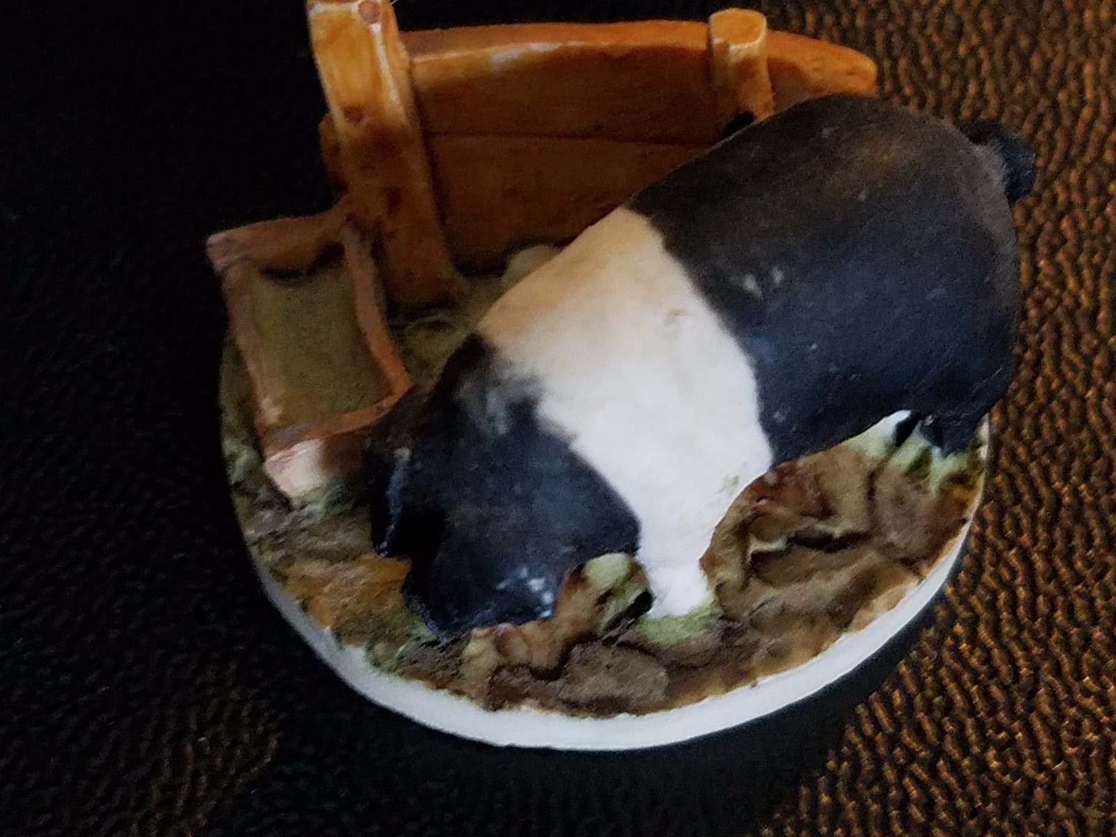 Handpainted Pig Made in Scotland 1.25″D 0.75″H Vintage 1983