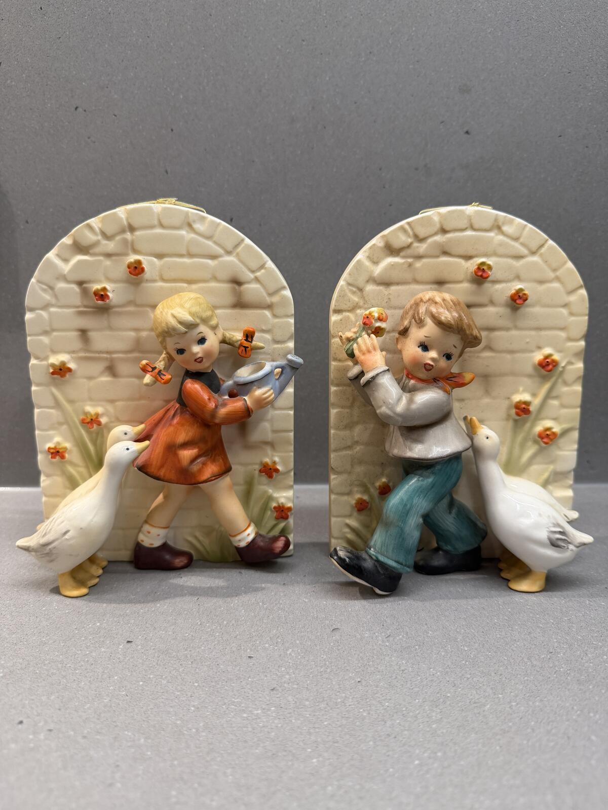 Vintage Erich Stauffer S8399 Wall Pocket Pair Boy Girl Geese Japan 6”