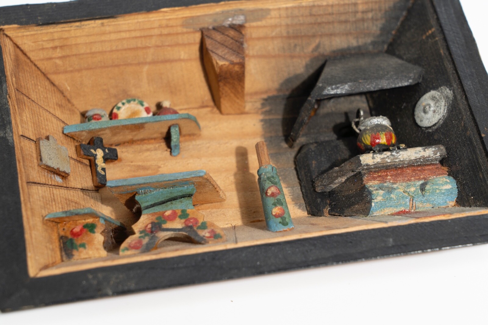 Vintage Miniature 5.5” Wooden Kitchen 3-D Wall Diorama Stove Table Butter Churn