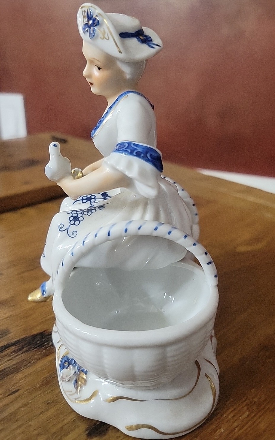 SEYMOUR MANN Viennawoods Fine China #27 Lady Figurine made in Japan