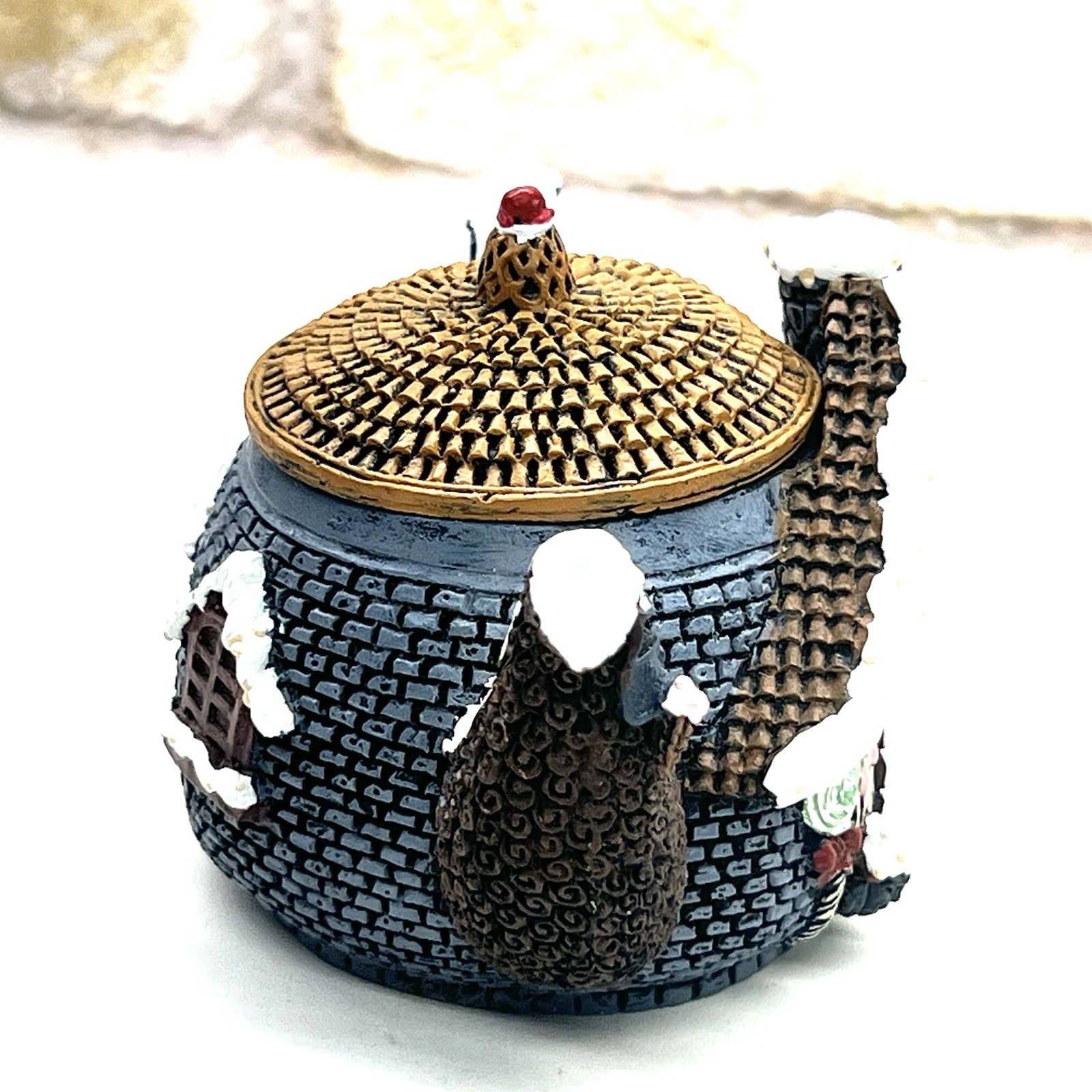 NIB~Hometown Teapot Cottages~ Gingerbread House- Vintage Collectible 5”x3”