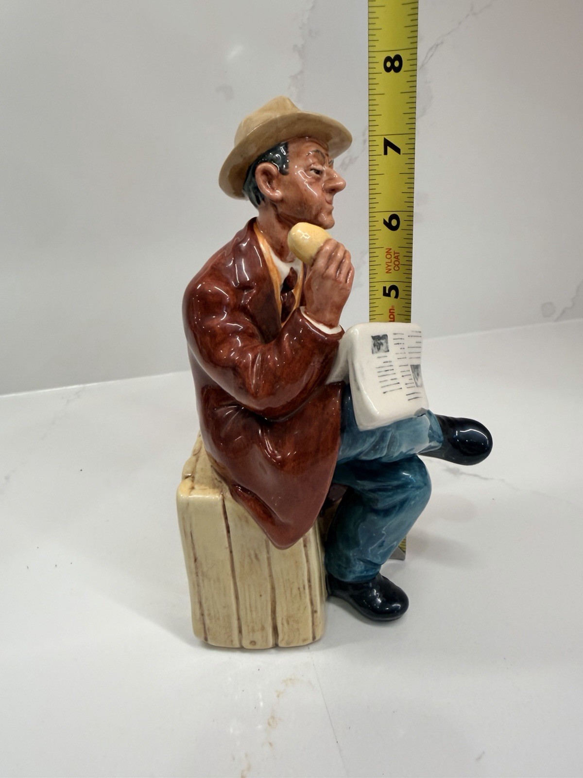 Royal Doulton 1976 Stop Press HN2683 Character Figurine Newspaper Seller
