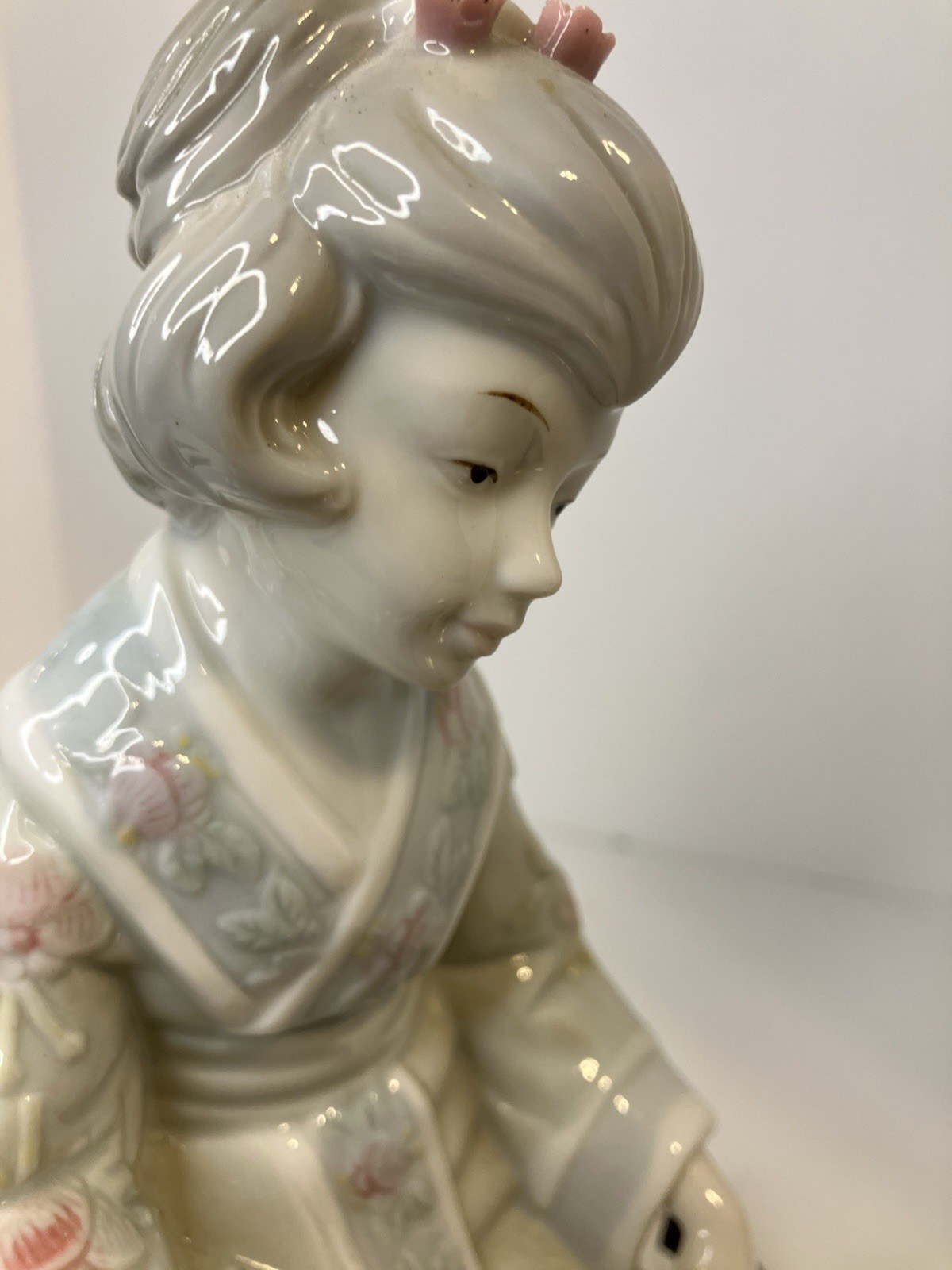 Vintage Porcelain Geisha Girl Figurine 9 Inch Extrene Detail