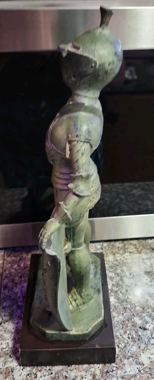 Vintage Mid Century Italy Medieval Knight In Armor Figurine Resin W/ Wood Base