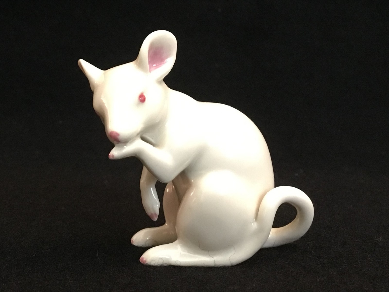 Metzler & Ortloff Germany White Porcelain Sitting Mouse Figurine 2″