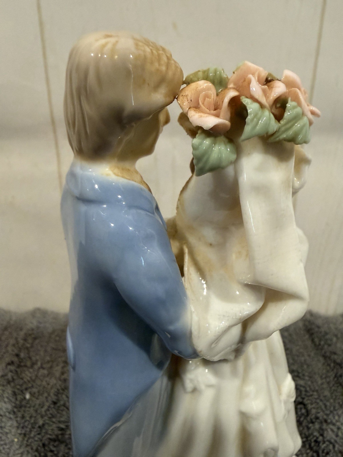 2001 Porcelain Southern Bride & Groom Statute Figurine Bride Bouquet Cake Topper