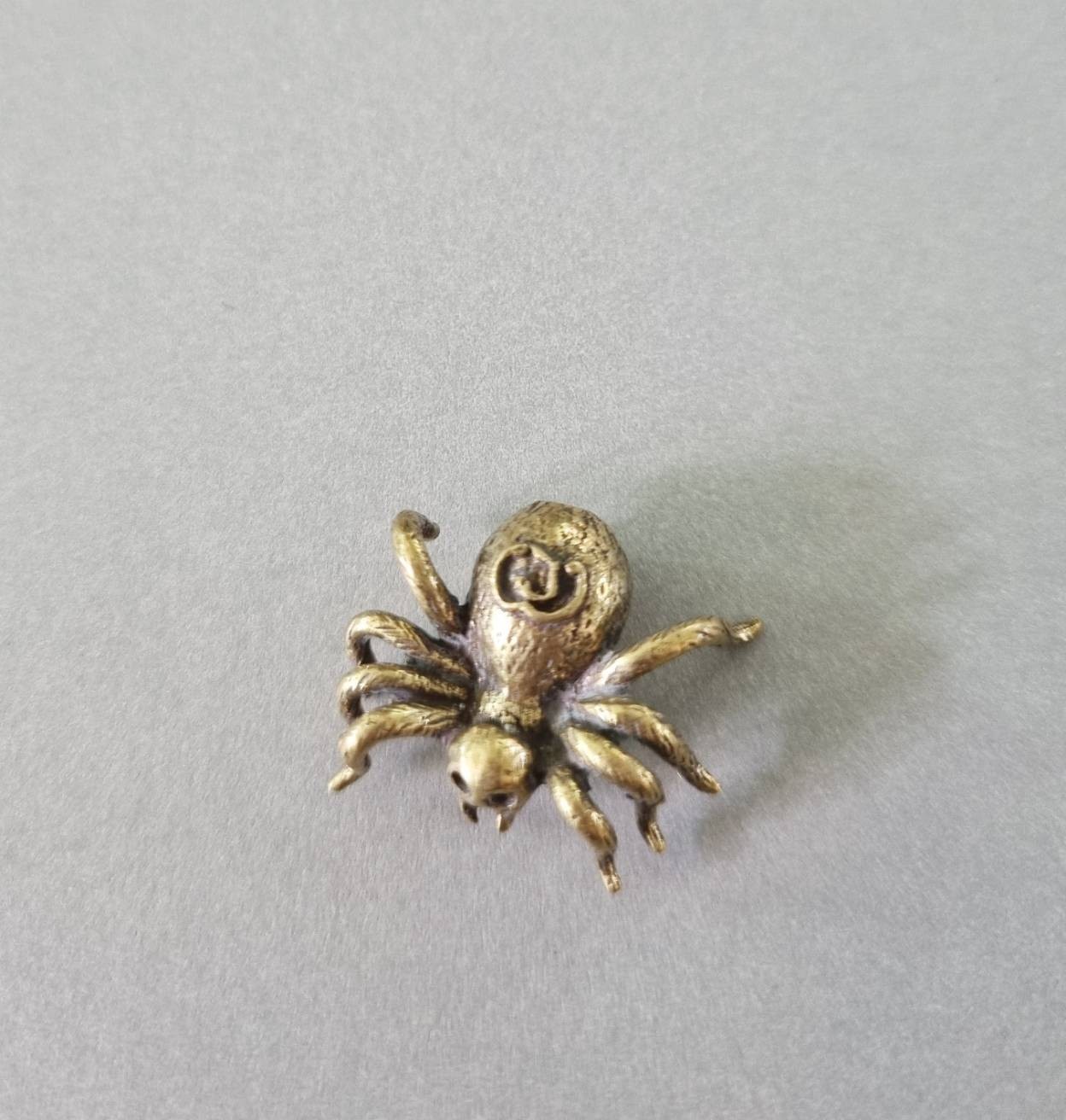 1 x Gold Mini Spider Figurine Insect Animal Decor Halloween Collect Model Carry