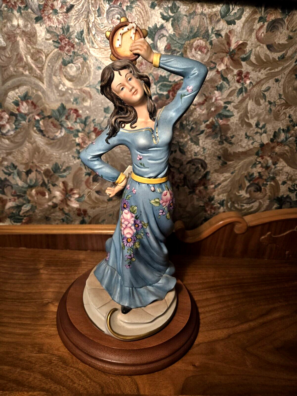 CAPODIMONTE – GYPSY DANCER (porcelain) on WOOD BASE- by CORESI – 14″ H