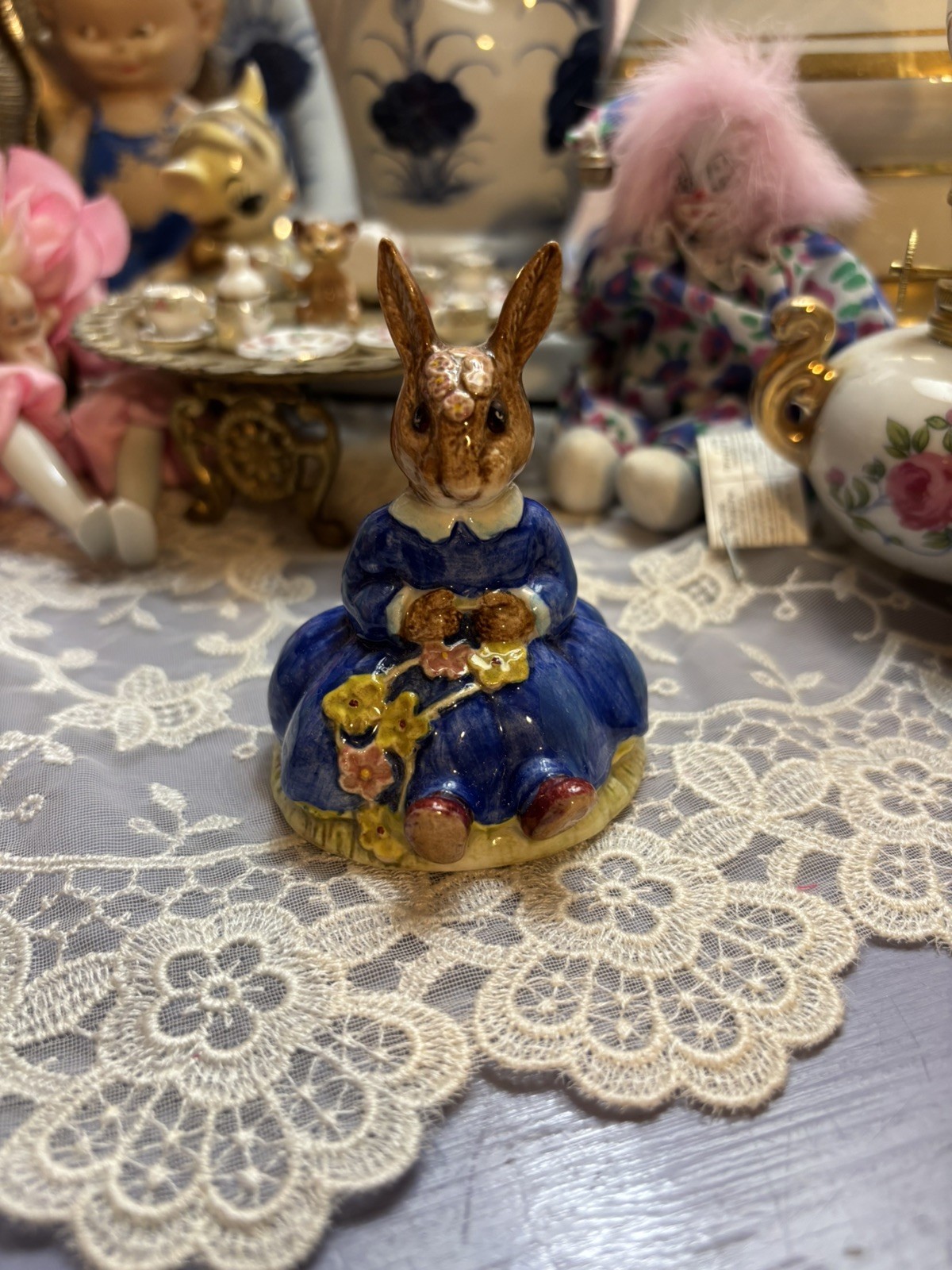 Daisy Bunnykins 1972 ceramic figurine Beatrix Potter