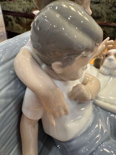 Lladro 6446 Surrounded By Love Mint in Box!!!