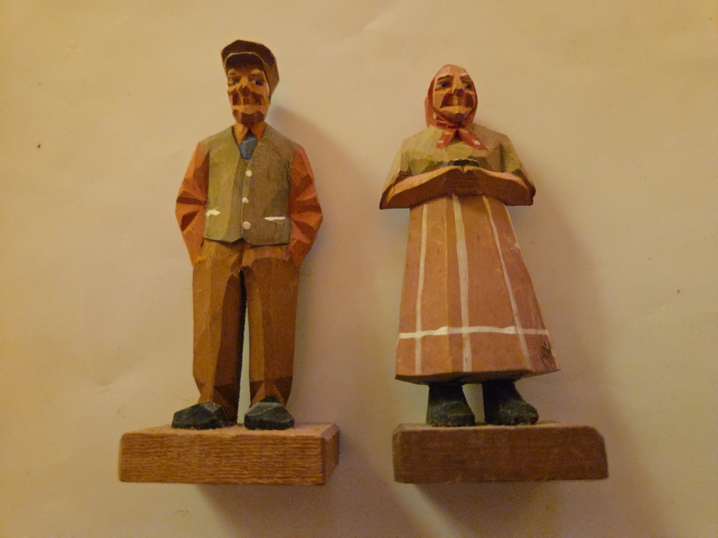 2 Scandinavia Man Woman Figure Hand Carved Painted Wood 4″ Folk Art Hannah 1940s