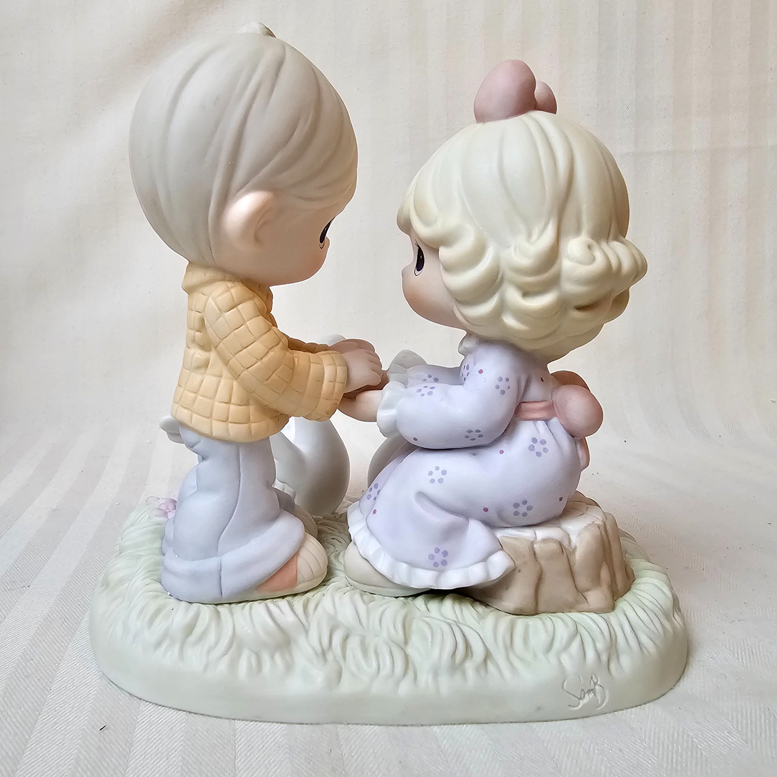 Precious Moments ‘Your Love Gives Me Wings’ 2006 Swans Lake Pond Couple 610070