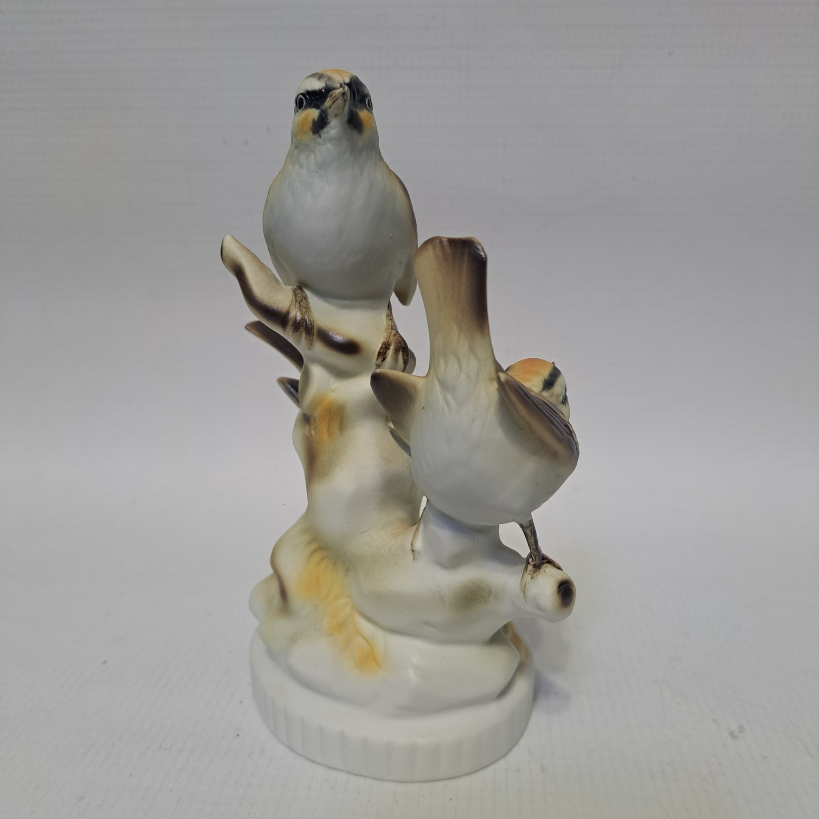 Gerold Porzellan – Bavaria- West Germany Bird Figurine Sculpture With 3 Finches