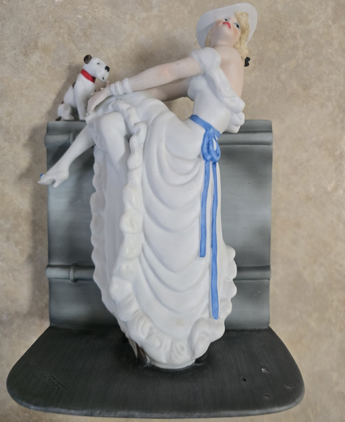 Vintage Louis Icart Figurine 1936 Au Bar Heirloom Tradition Porcelain #162/7500