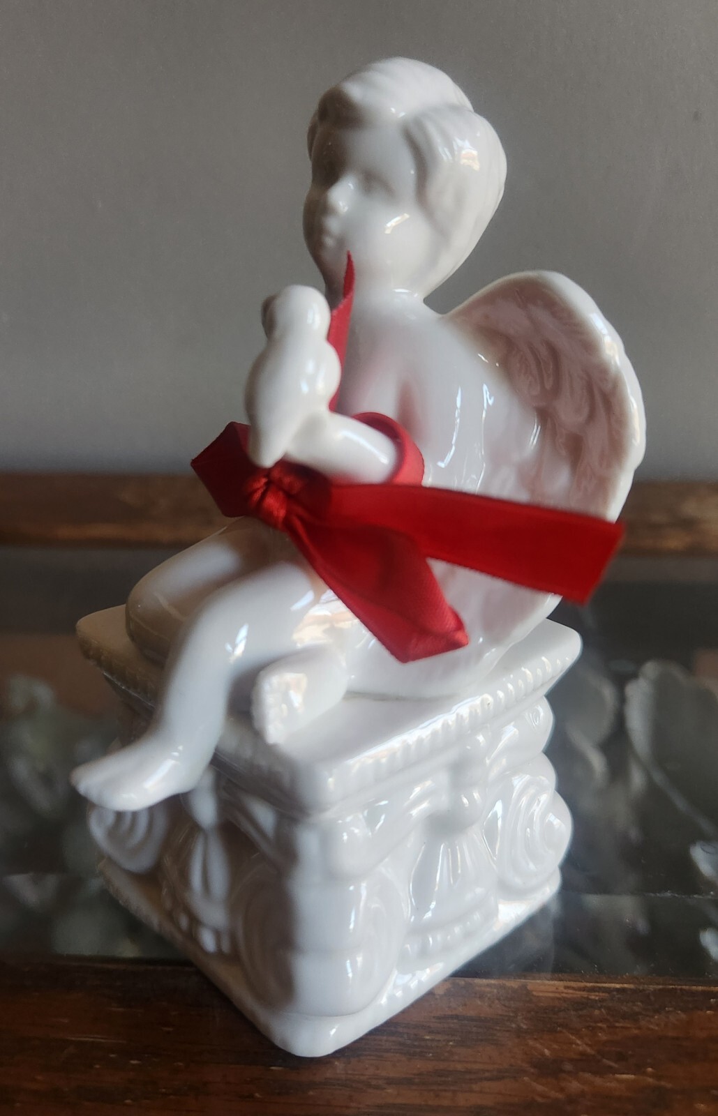 White Ceramic Cherub Angel Boy Figure Sitting On A Colum • 5″ Tall