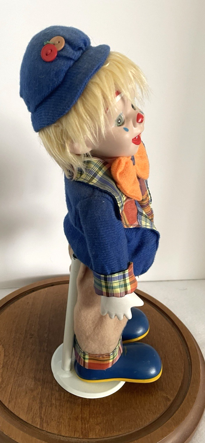 Vintage Collectors Choice Musical Animated Porcelain Clown Doll Stand COA Works