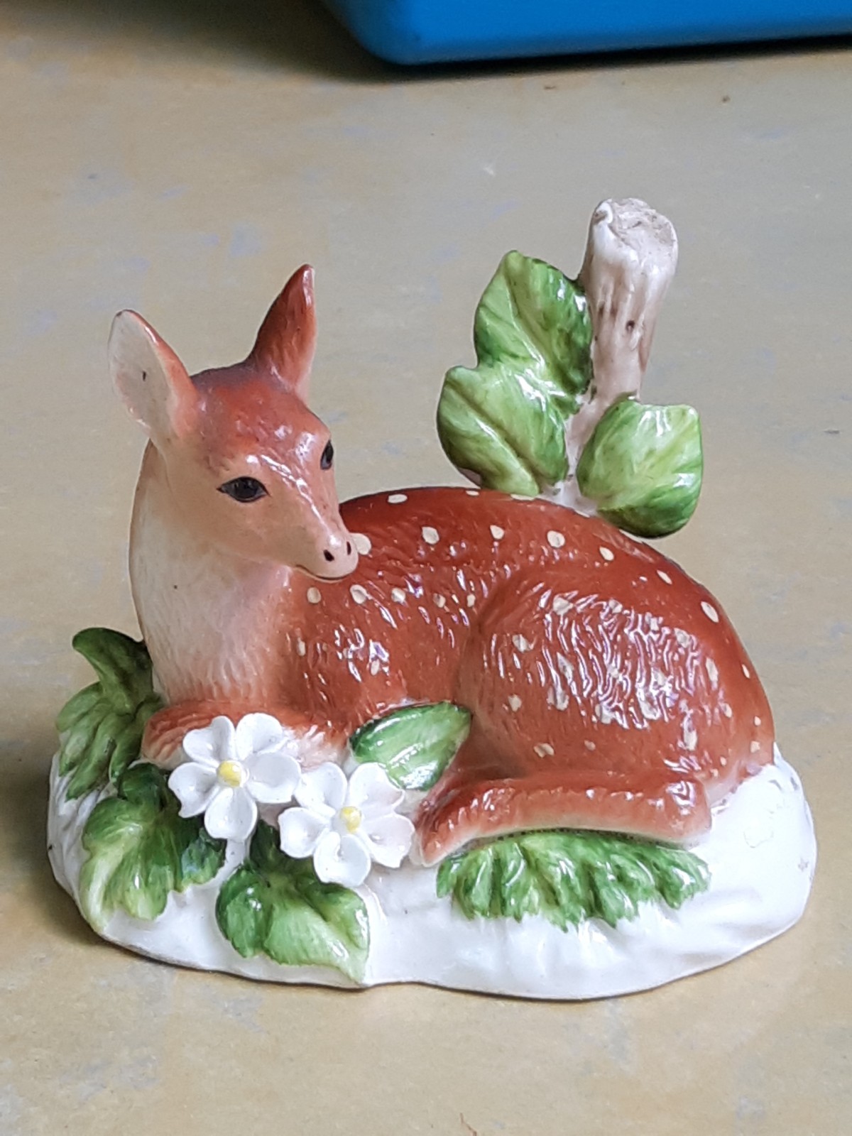 Vtg HOMCO Deer Doe Forest Flowers Fawn Figurine Porcelain #8879 Home Interiors