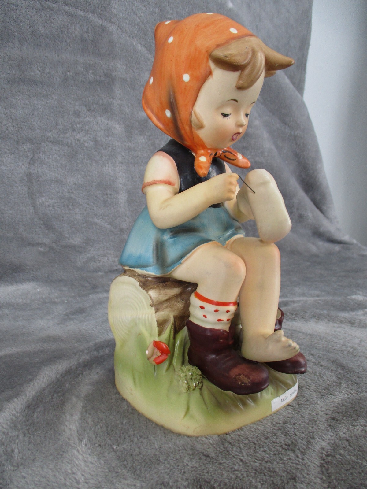 Erich Stauffer S8536 Little Mender Girl Darning Sock Porcelain Figurine Vintage