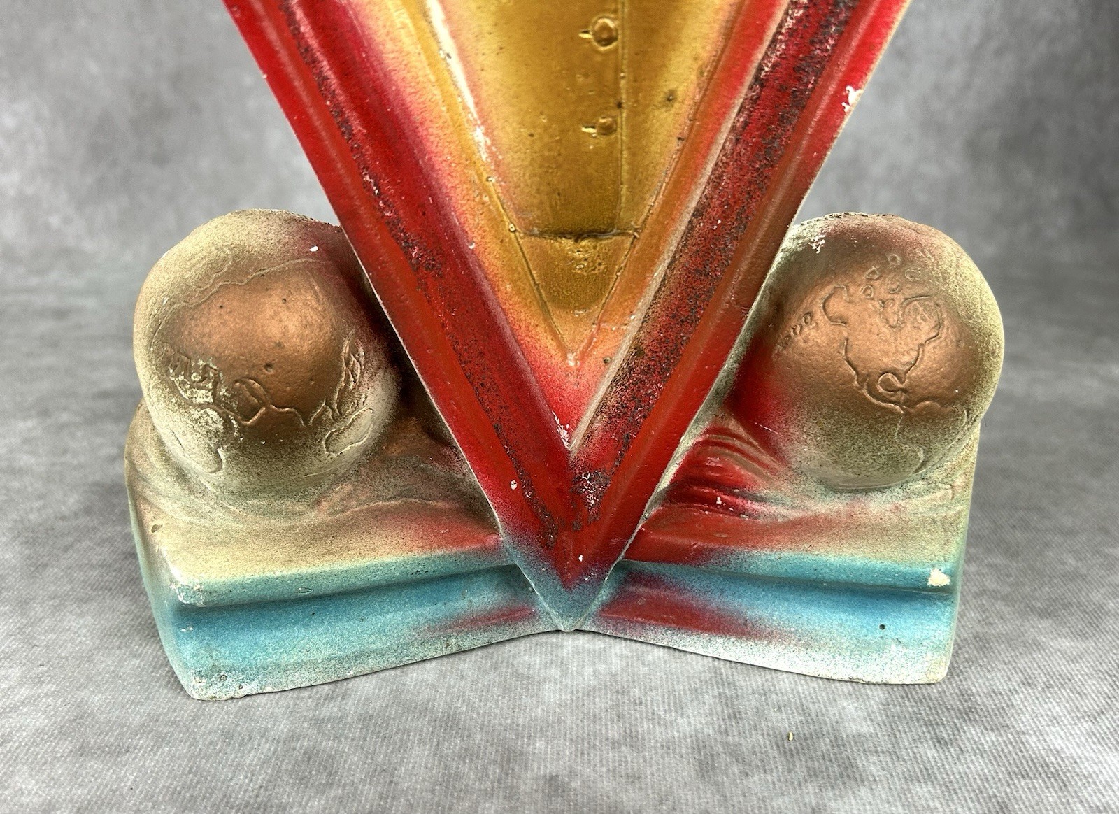 RARE Vintage 1940s Chalkware Carnival Prize Statue V For Victory Home Front WAC