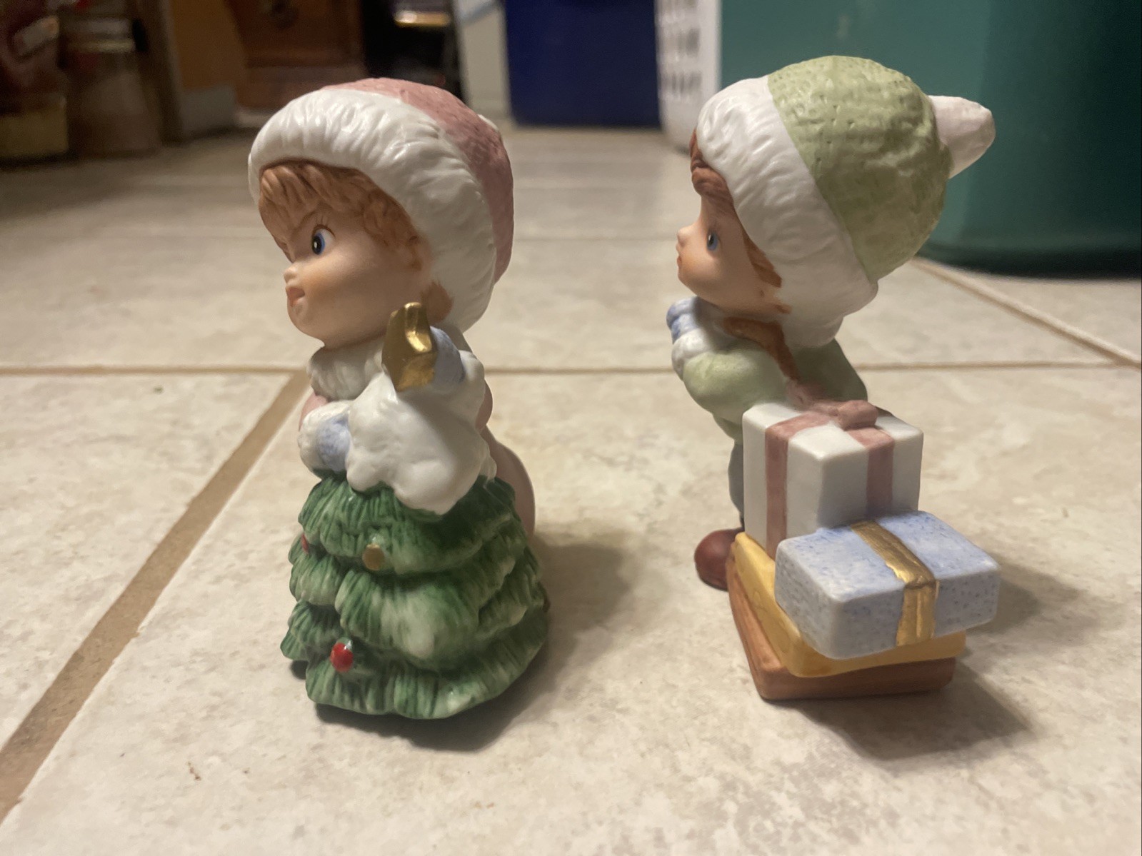 Vintage Homco Christmas Boy and Girl Figurines with Gifts and Tree #5556