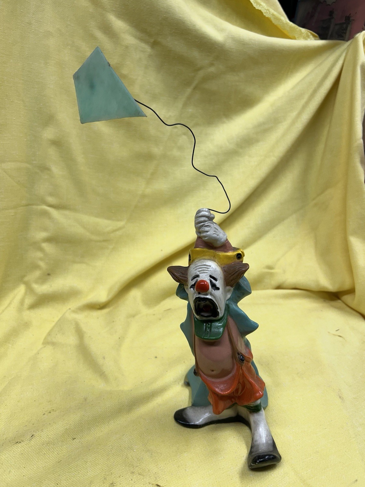 Vintage Universal Statuary 1974 Clown Flying a Kite Figurine