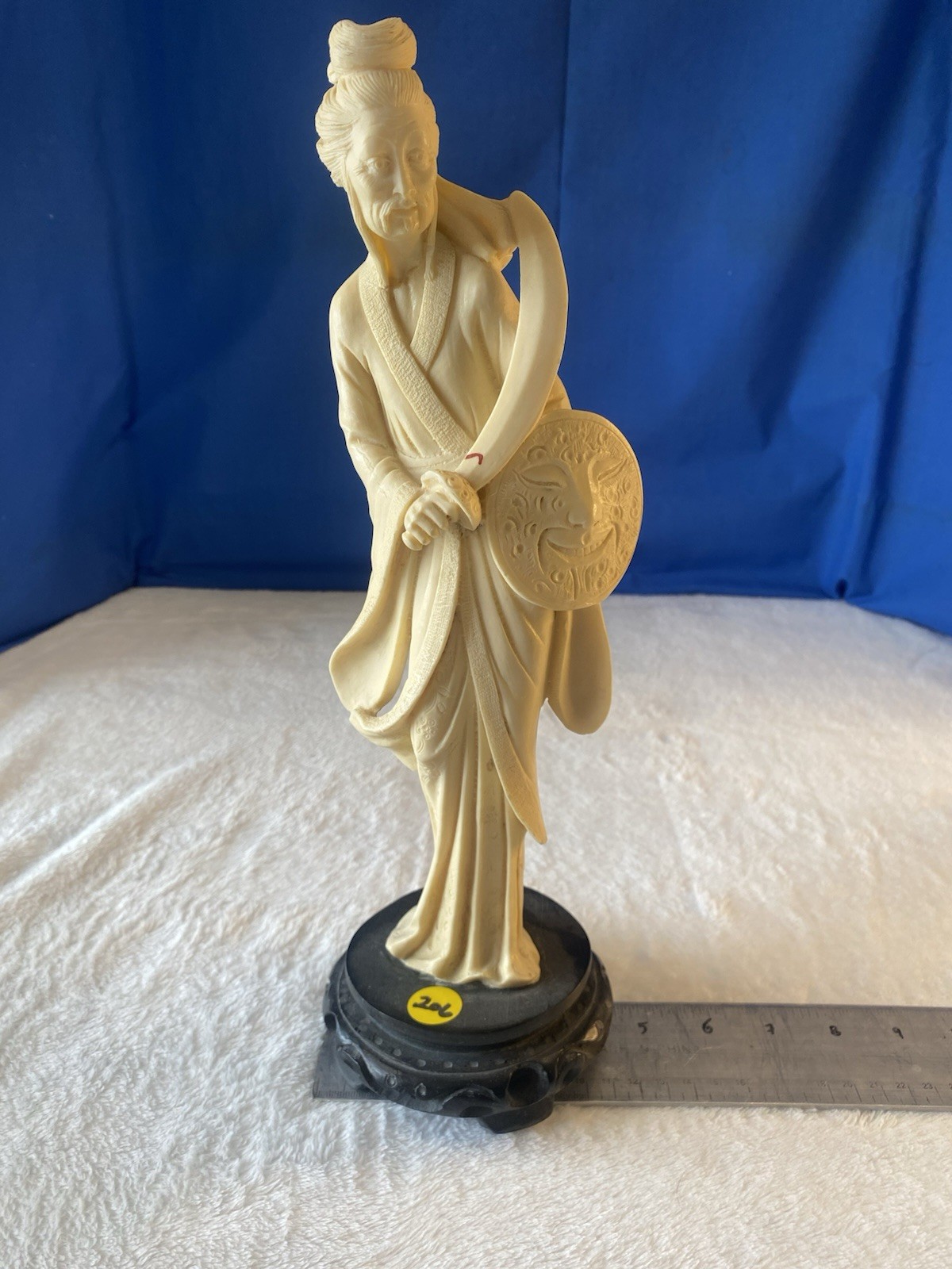 Carved Geisha Man Figurine Ivory Color. Resin. Statue w/ Black Base 13″