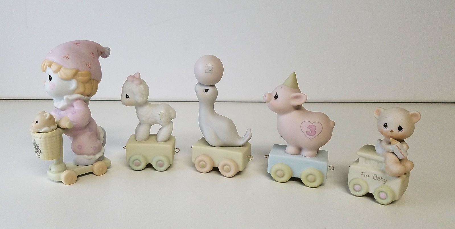 Precious Moments Birthday Train years 1-3 + Baby & Clown (5 pieces) READ
