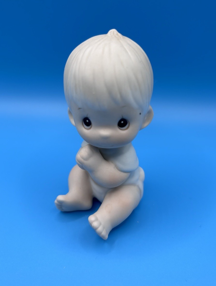 Precious Moments Figurine Baby Boy Sitting Up 1983 Jonathon and David E-2852