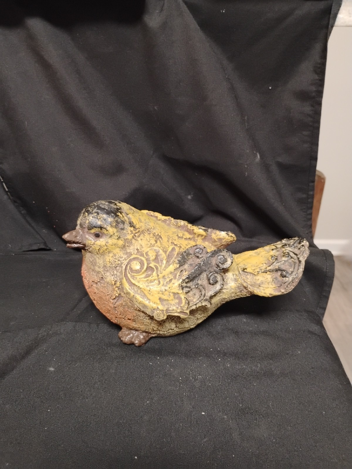 Decorative Figurine Of A Bird/Unbranded/ Resin Or Wood?/6″×8″