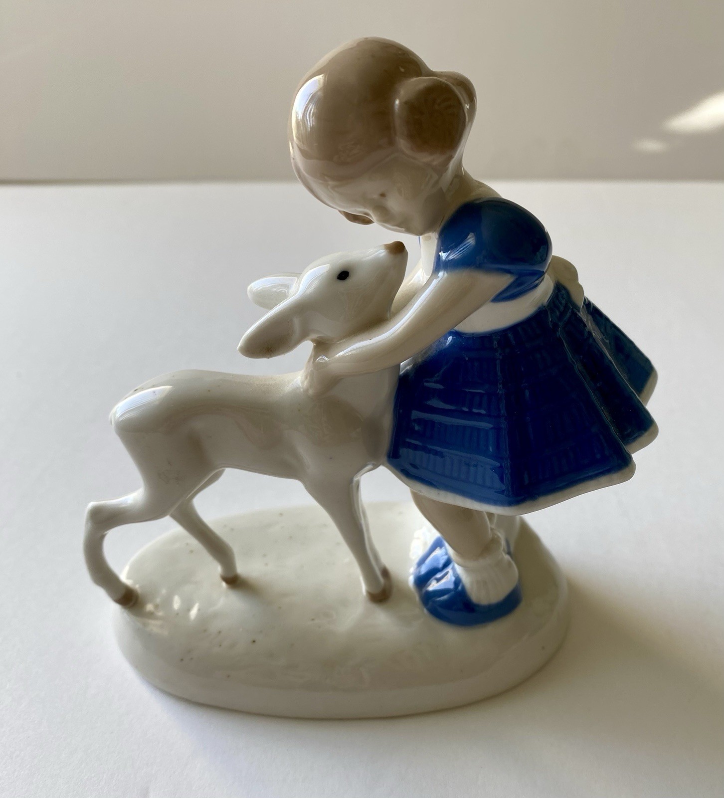 Vtg German Grafenthal Carl Schneider Erben Porcelain Figurine Girl Hugging Deer