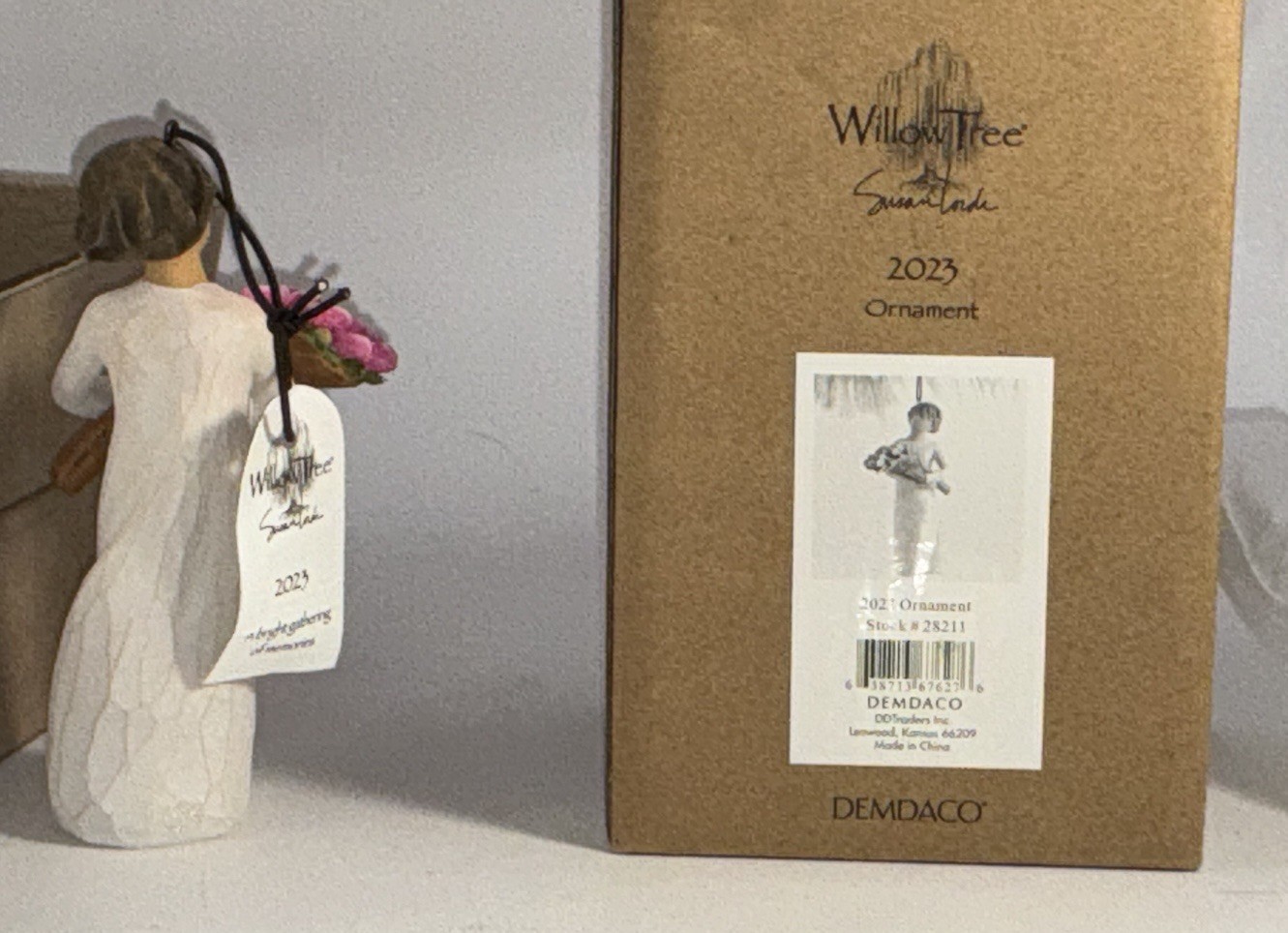 Willow Tree Susan Lordi 2023 Ornament A Bright Gathering Of Memories