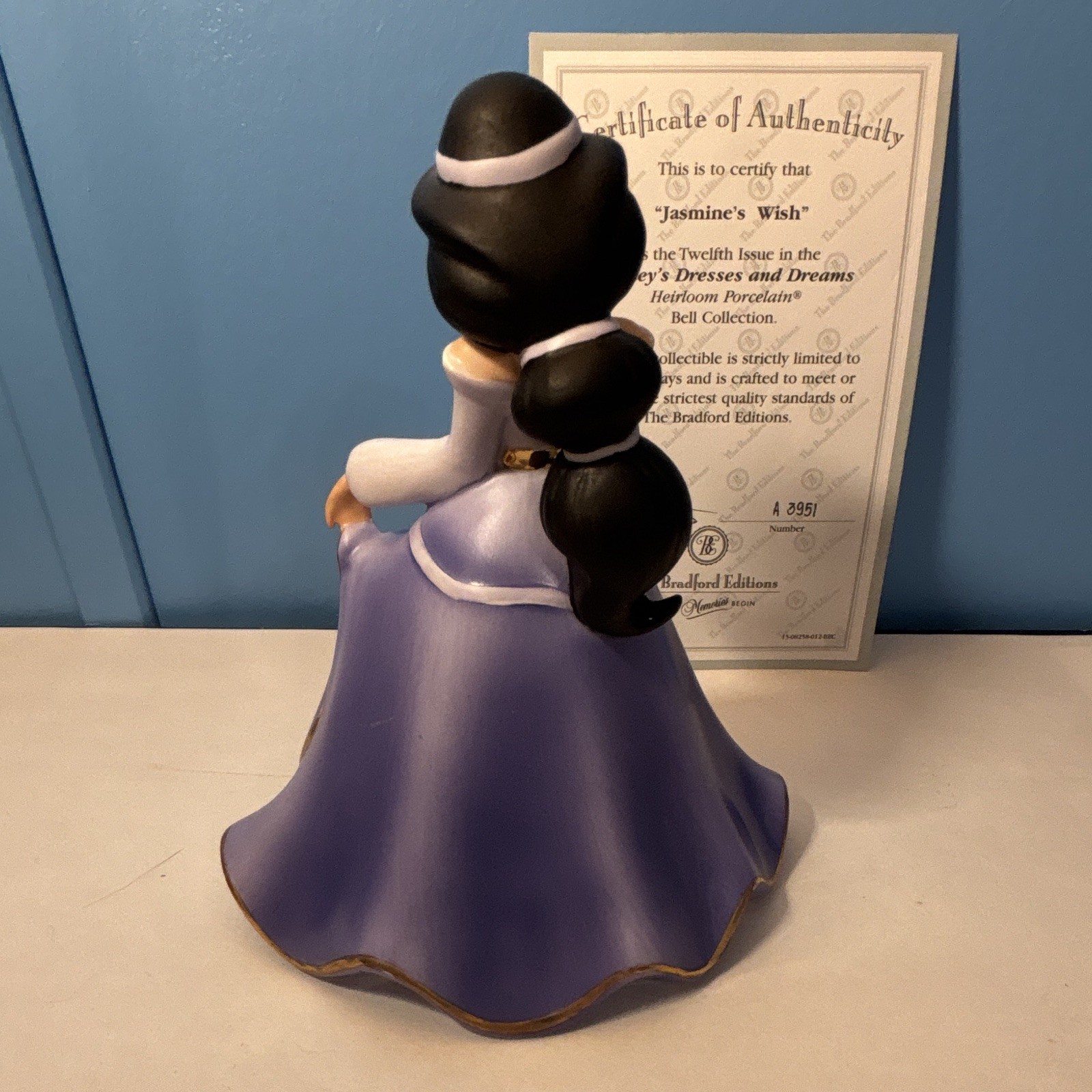 “Disney’s Dresses And Dreams” Porcelain Bell, “Jasmine’s Wish” BROKEN HAND