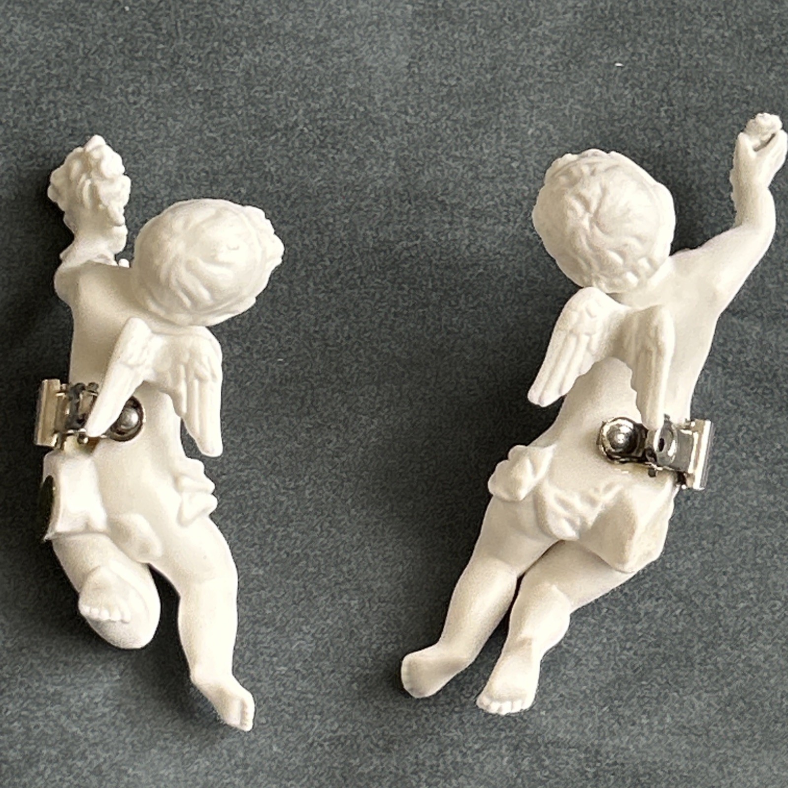 Vintage ARCO 2 Winged Angel Cherub Figurines W/ Clips Bisque Porcelain Japan 6”