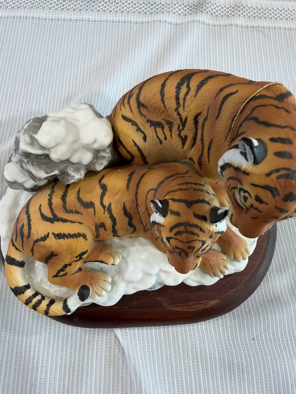 1996 Home Interior Siberian Tigers Endangered Species Masterpiece Porcelain ~ NM