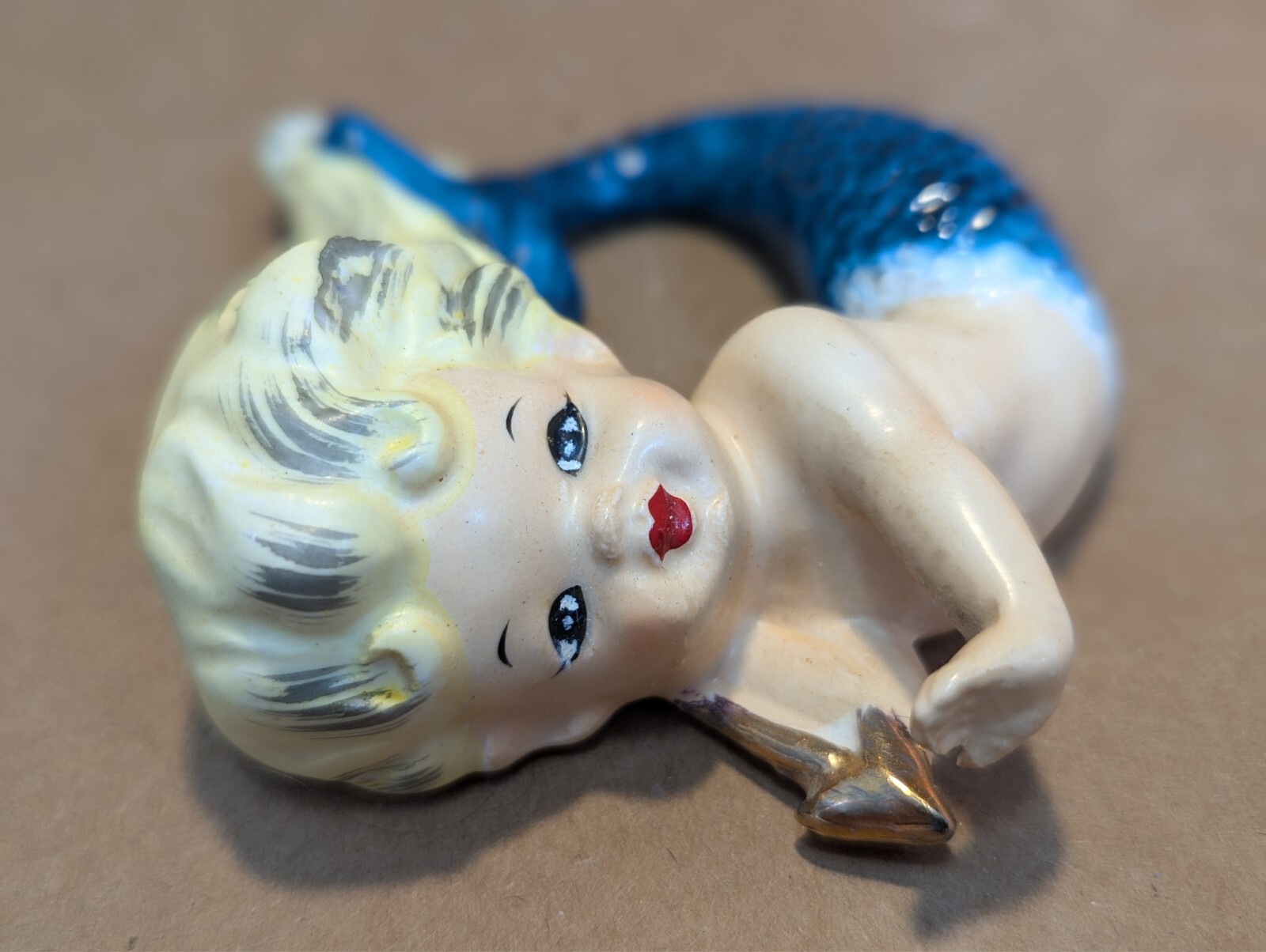 MERMAID WITH ARROW WALL POCKET HANGING 3.5″ TALL BLUE TAIL UNMARKED
