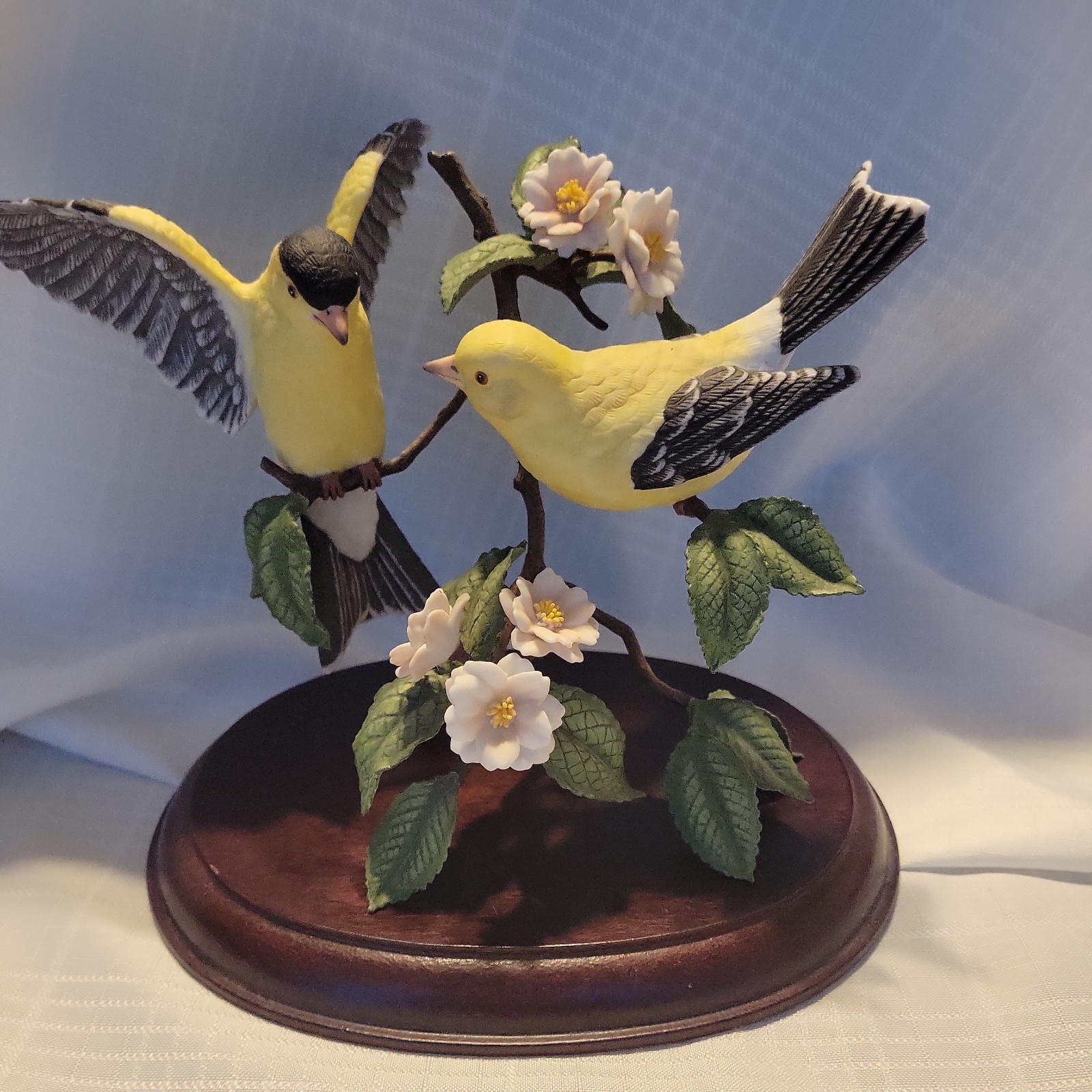 Lenox Goldfinches Figuine in Porcelain and Bronze with Base 1992 w/ Certificates