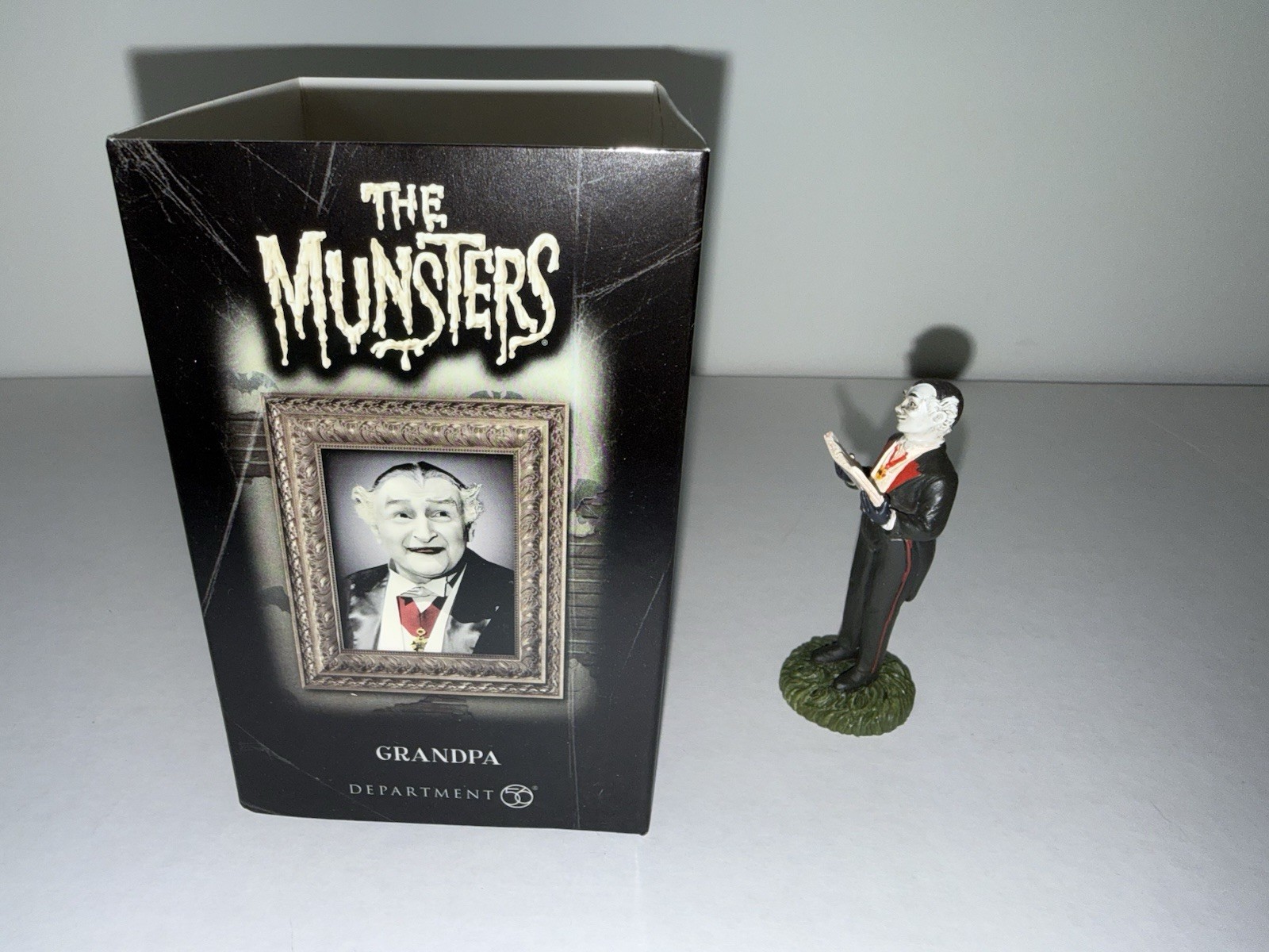 Department 56 The Munsters Village Grandpa Figurine 6005638 RARE New (Face Dark)