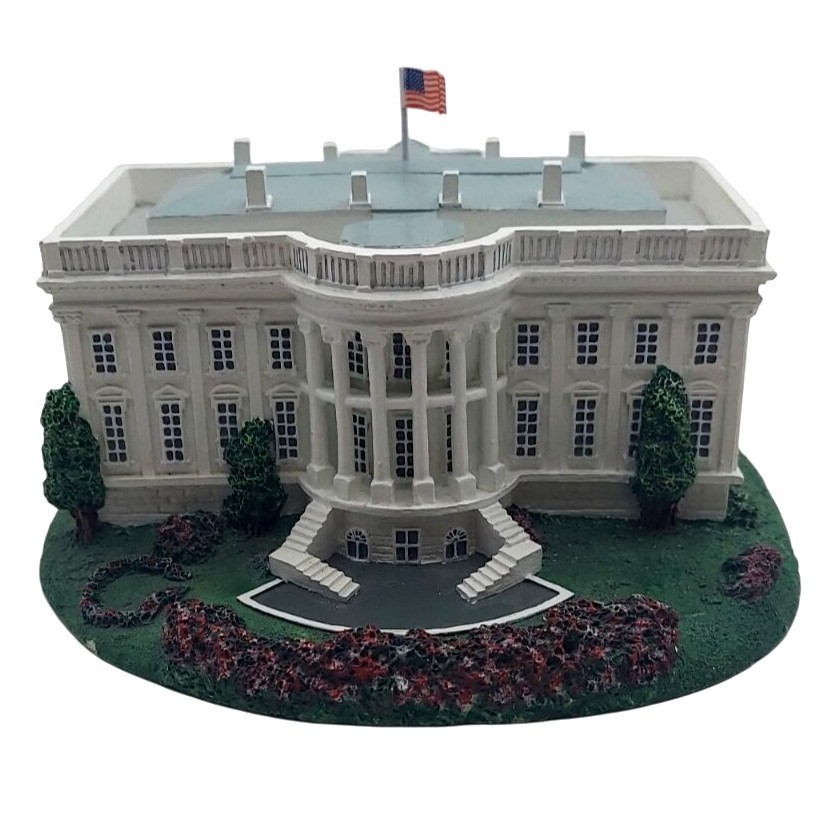 Danbury Mint Resin White House Figurine 1993 Homes Of The Presidents Collection