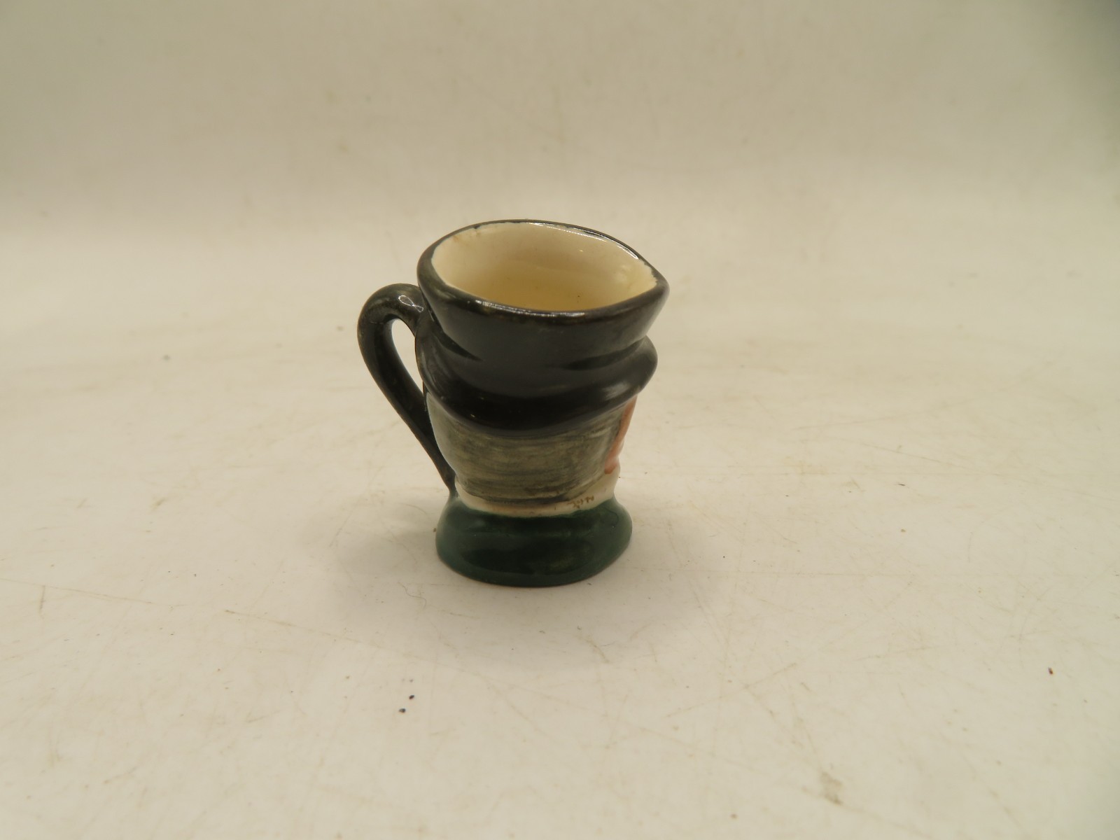 VINTAGE ROYAL DOULTON TINY TOBY MUG 1 3/8″ # 26