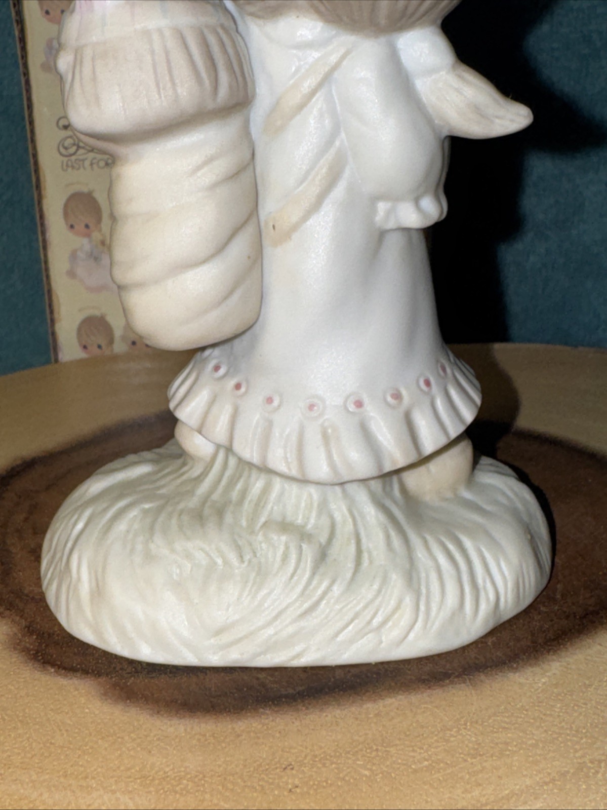 Vintage precious moments 1977 His Burden Is Light E-1380/G Cross Marking