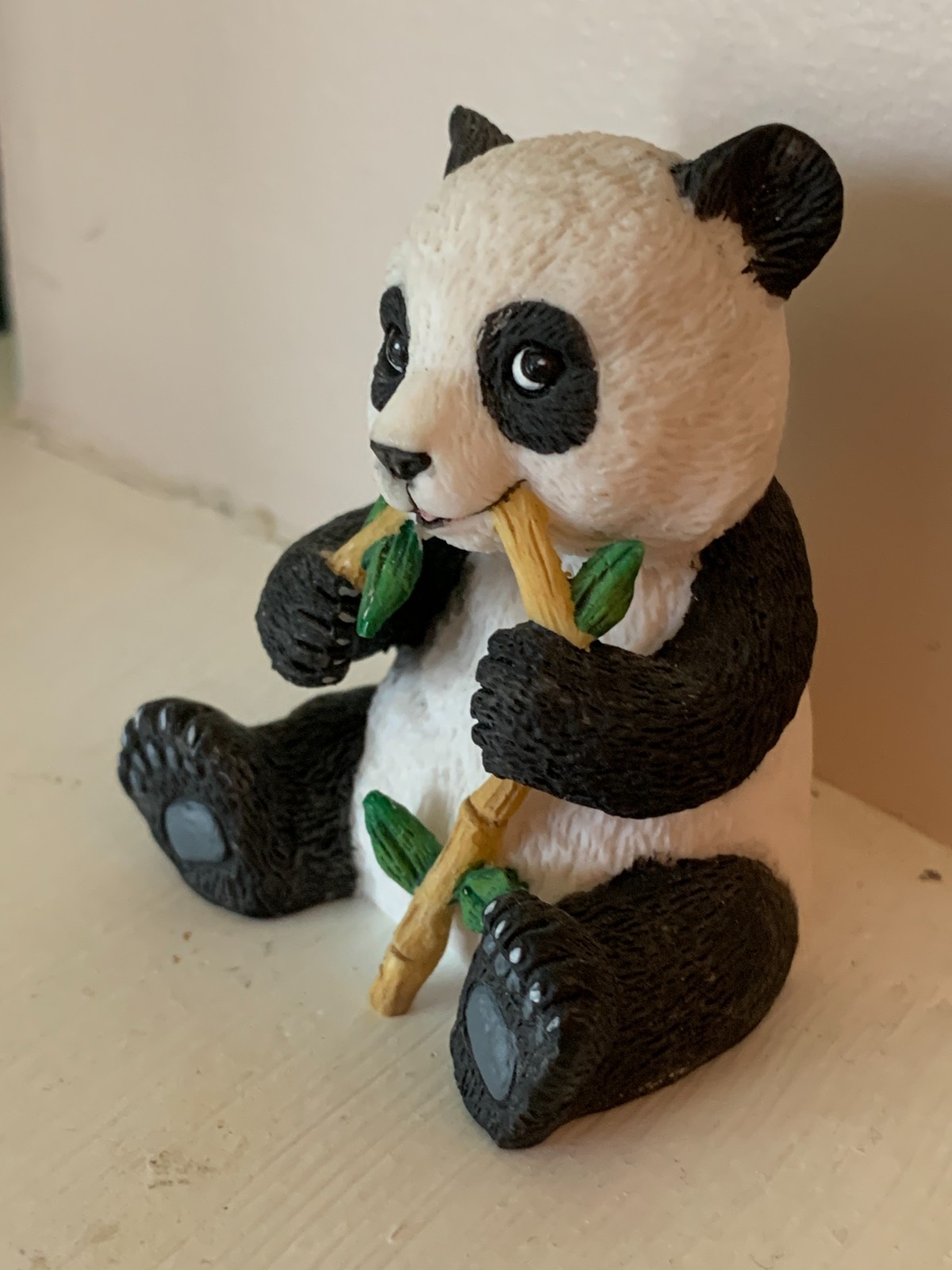 PANDA BEAR FIGURINE/FIGURE Small 2.5″ Polyresin Cute Panda w/bamboo