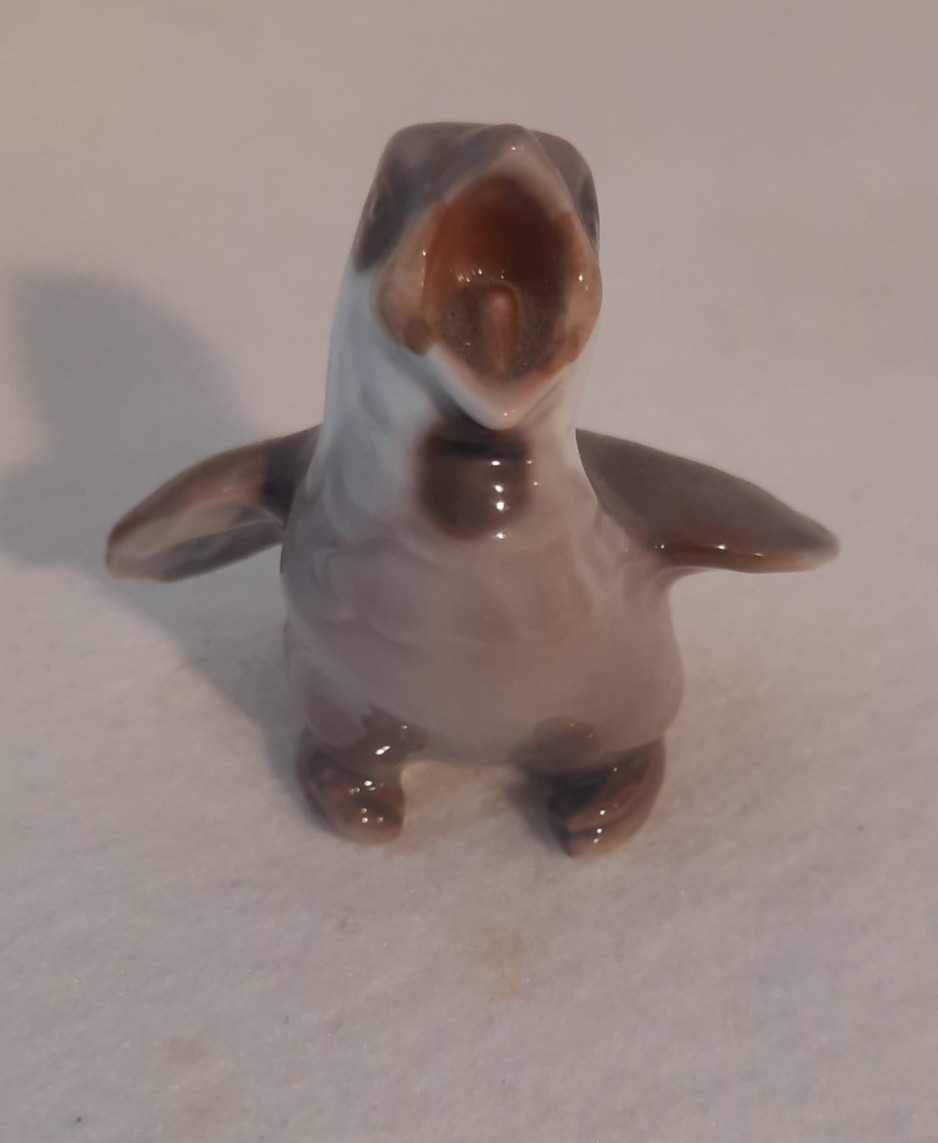 VTG~BING & GRONDAHL~FLEDGLING Baby SPARROW FIGURINE B&G~1852 Screeching For Food