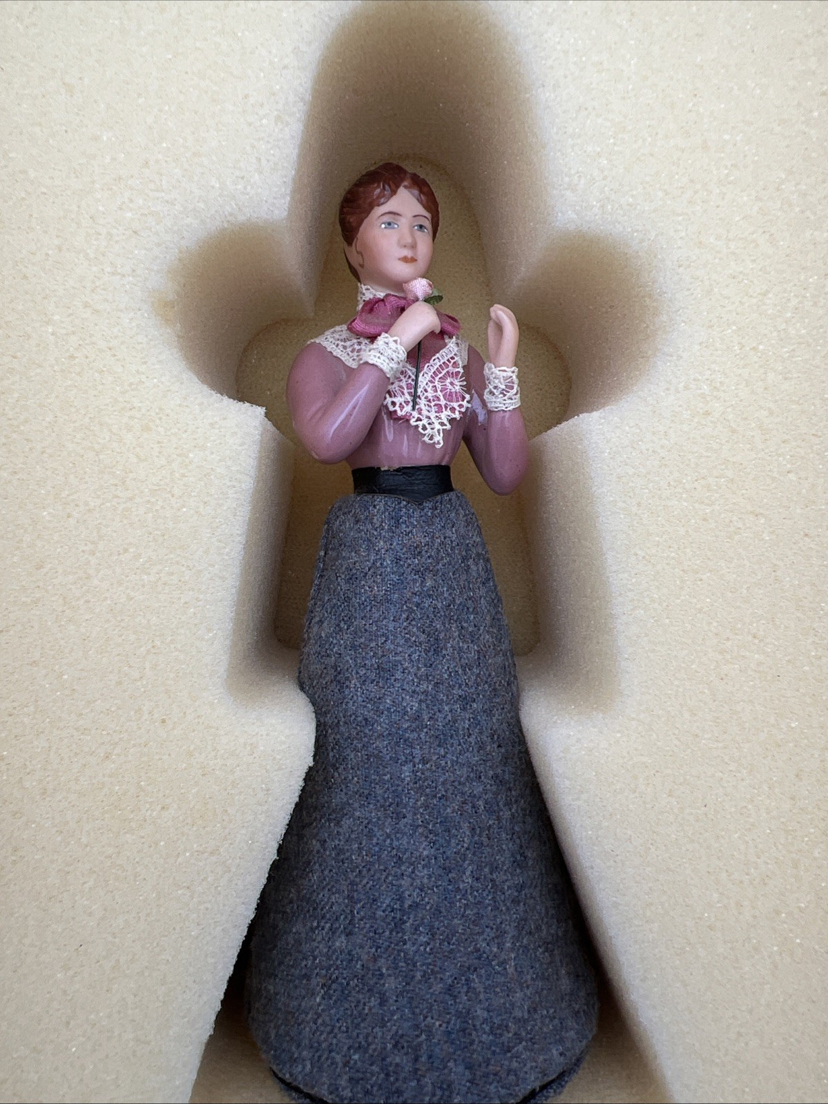 Vintage 1980s American Women of Arts & Letters Half Doll Helen Keller 1137/9500