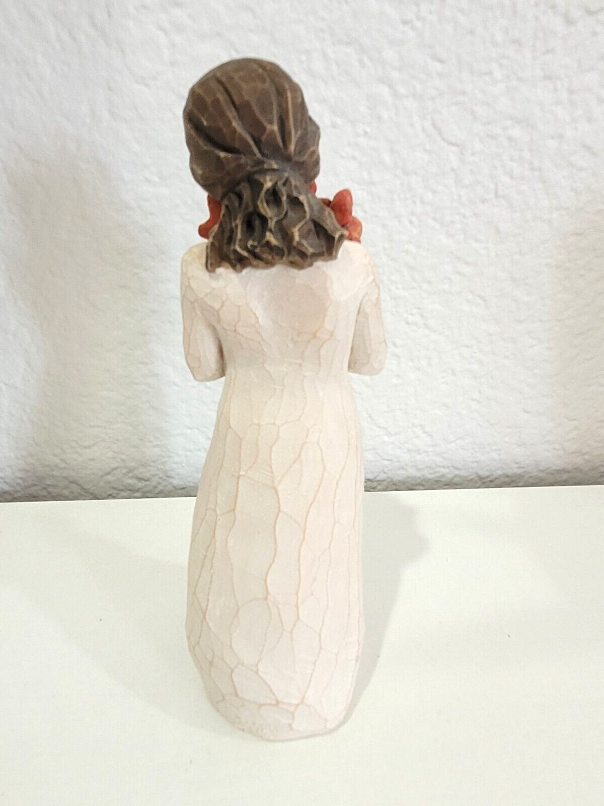 “Willow Tree ‘Surrounded By Love’ Figurine by Susan Lordi 2009 Edition w/Flowers