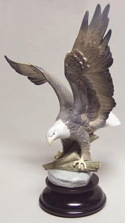 LLADRO Liberty Eagle Ltd Ed Figurine W/certificate
